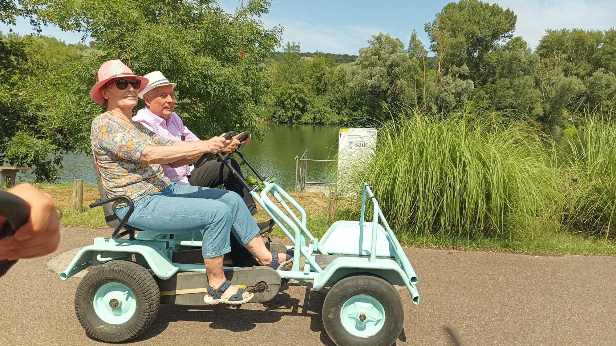 הוילה Poses Les Jardins De Felicie מראה חיצוני תמונה